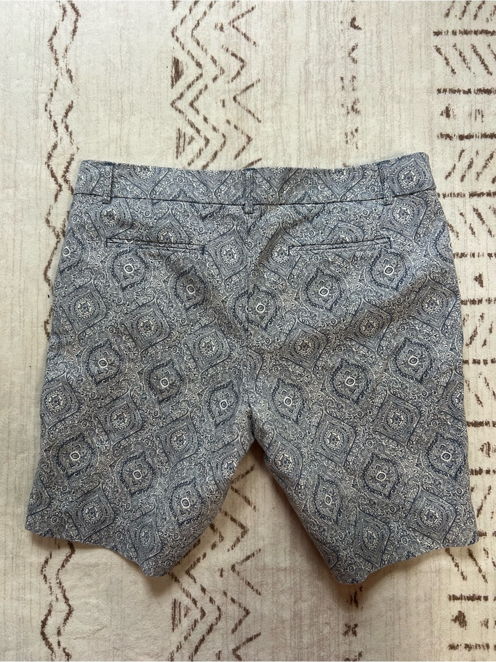 Willi Smith Coastal Print Tailored Shorts Women’s Size 10 Blue White - Picture 3 of 4